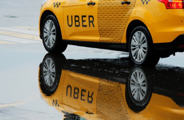 Жители Красноярска жалуются на сбои в работе такси Uber
