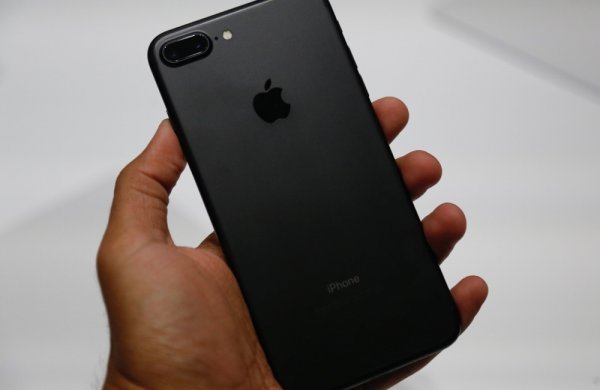 Эксперты рассказали, как отличить оригинальный дисплей iPhone X от подделки