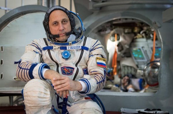 Российский космонавт передал командование МКС американскому астронавту