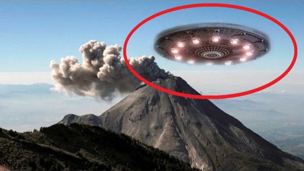Уфологи: Три НЛО атаковали крупнейший вулкан на Канарских островах