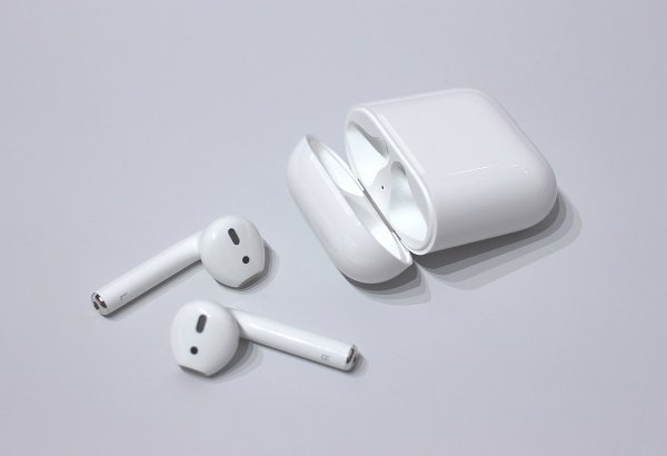 Apple AirPods получат уникальную функцию для людей с плохим слухом в iOS 12