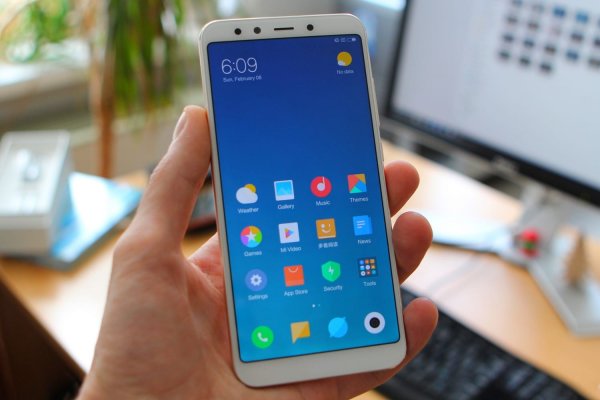 Новые Xiaomi Mi A2 и Mi A2 Lite с чистым Android потупили в продажу