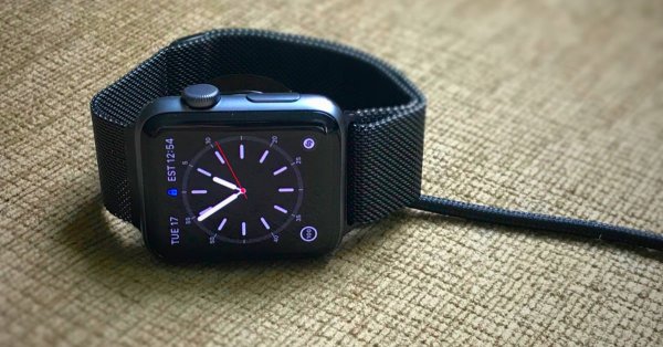 В первых образцах Apple Watch Series 4 обнаружен серьёзный дефект