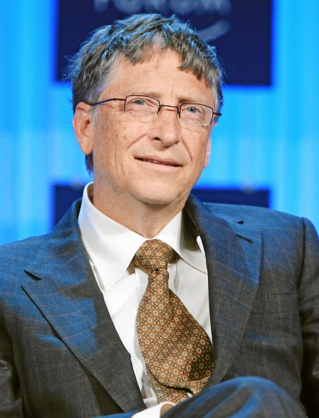 Билл Гейтс показал работающий без воды туалет на выставке в Китае