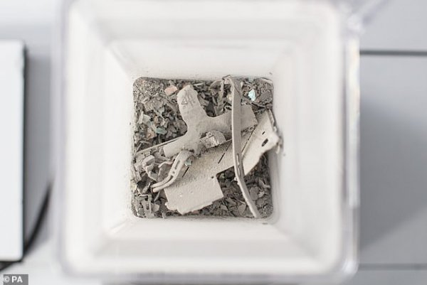 Золото, серебро и кобальт: Ученые прокрутили смартфон в блендере и выяснили его содержание