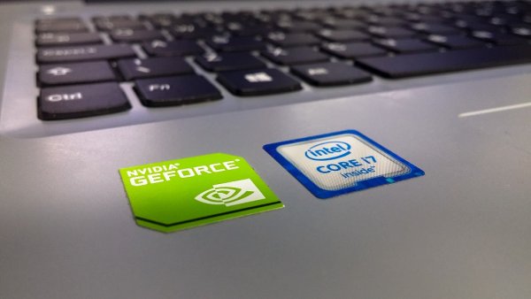 Новые процессоры Intel выйдут на рынок осенью