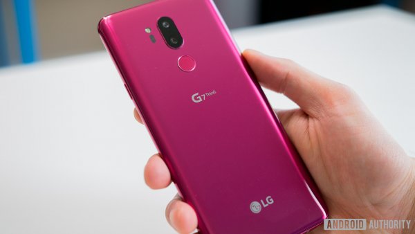«Мне жаль, что я это купил»: Назван ТОП-5 худших смартфонов 2019 года