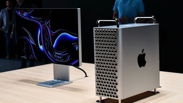 «Встречайте – тёрка!»: В сети подняли на смех новый Mac Pro от Apple