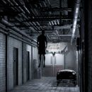 В релизном трейлере хоррора Crying is not Enough герой убивает монстров и отрубает голову