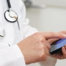 Известные мобильные фирмы скрывают от клиентов риск развития рака от смартфонов