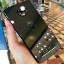 Motorola начала торговать комплектами для ремонта смартфонов на дому