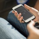 Зарядка на 100% «уничтожит» батарею смартфона